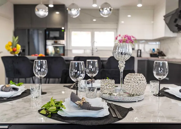 My Dalmatia - Luxury Burra With Private Pool, Jacuzzi And Sports Court