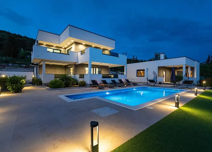 Villa My Dalmatia - Luxury Burra With Private Pool, Jacuzzi And Sports Court *
