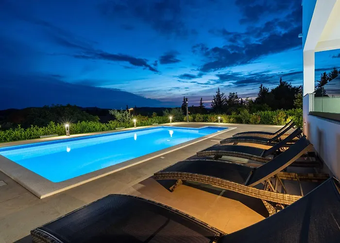 My Dalmatia - Luxury Burra With Private Pool, Jacuzzi And Sports Court *