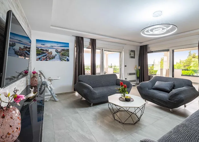 My Dalmatia - Luxury Burra With Private Pool, Jacuzzi And Sports Court Willa