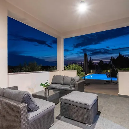 My Dalmatia - Luxury Villa Burra With Private Pool, Jacuzzi And Sports Court *