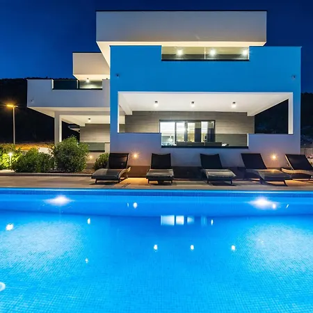 My Dalmatia - Luxury Burra With Private Pool, Jacuzzi And Sports Court فيلة