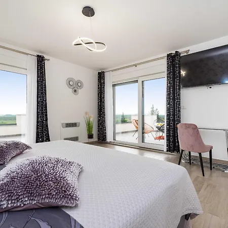 My Dalmatia - Luxury Burra With Private Pool, Jacuzzi And Sports Court *