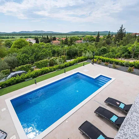 My Dalmatia - Luxury Burra With Private Pool, Jacuzzi And Sports Court فيلة Stankovci (Zadar)