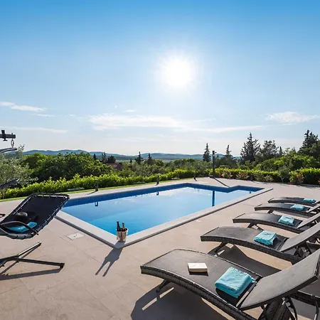 Villa My Dalmatia - Luxury Villa Burra With Private Pool, Jacuzzi And Sports Court *
