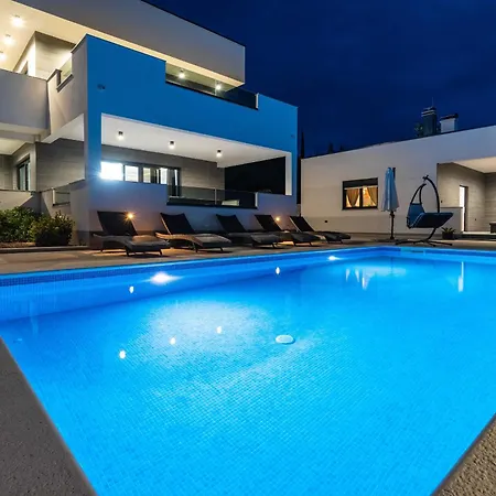 My Dalmatia - Luxury Burra With Private Pool, Jacuzzi And Sports Court *