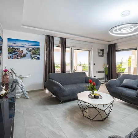 My Dalmatia - Luxury Villa Burra With Private Pool, Jacuzzi And Sports Court Villa