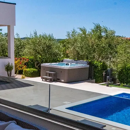 My Dalmatia - Luxury Villa Burra With Private Pool, Jacuzzi And Sports Court *