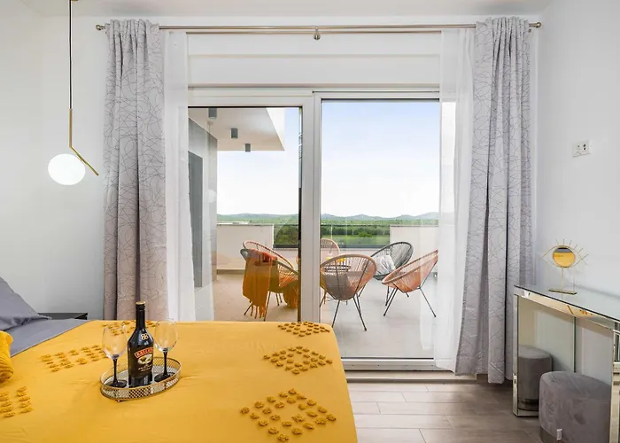 My Dalmatia - Luxury Burra With Private Pool, Jacuzzi And Sports Court Вилла Stankovci (Zadar)