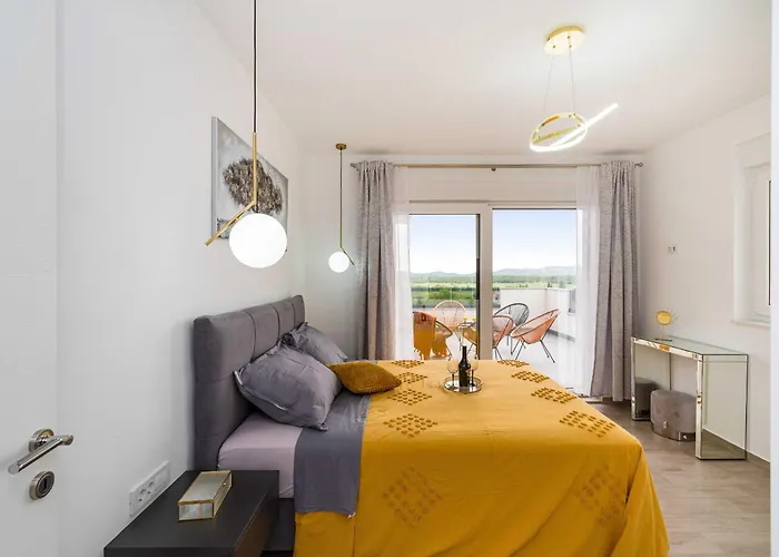 My Dalmatia - Luxury Burra With Private Pool, Jacuzzi And Sports Court Вилла