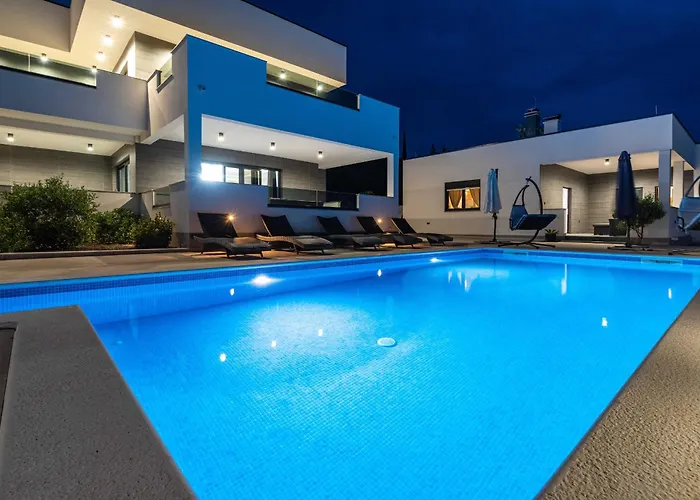 My Dalmatia - Luxury Burra With Private Pool, Jacuzzi And Sports Court *